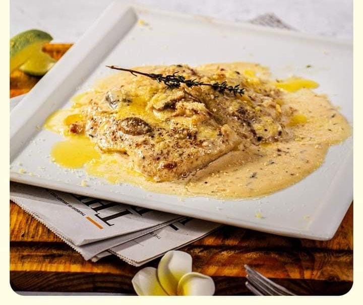 Creamy Dory with Garlic Bread 